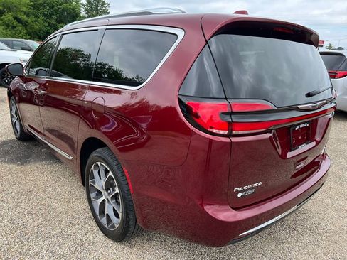 Used 2021 Chrysler Pacifica Limited w/ Premium & Safety Sphere Group AWD/4WD image 5