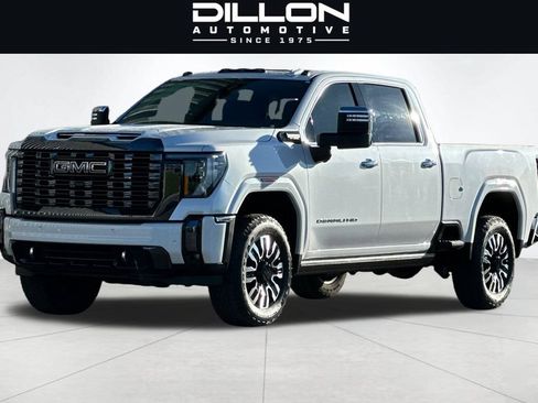Used 2024 GMC Sierra 2500 Denali Ultimate AWD/4WD image 8