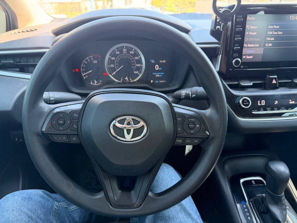 Used 2021 Toyota Corolla LE FWD image 15
