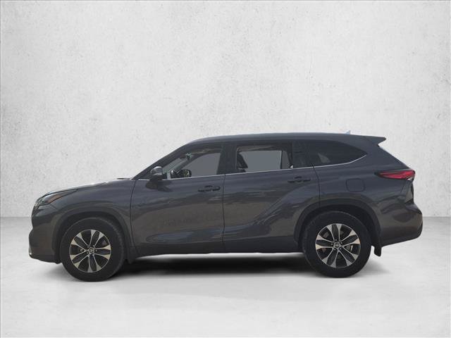 Used 2021 Toyota Highlander XLE AWD/4WD image 8
