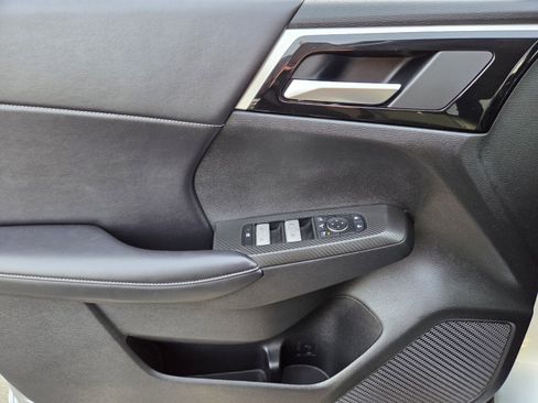 Used 2024 Mitsubishi Outlander 4WD Plug-In Hybrid image 18