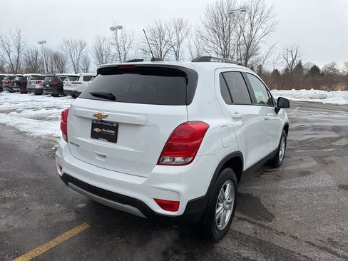 Used 2022 Chevrolet Trax LT w/ LT Convenience Package image 7