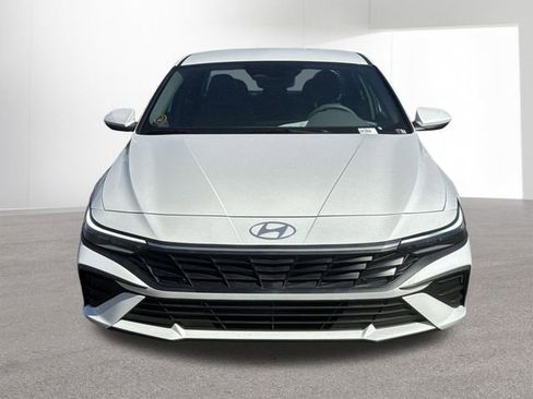 New 2026 Hyundai Elantra SE FWD image 16