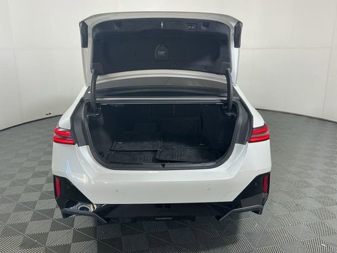 Certified 2025 BMW i5 xDrive40 w/ M Sport Package image 28