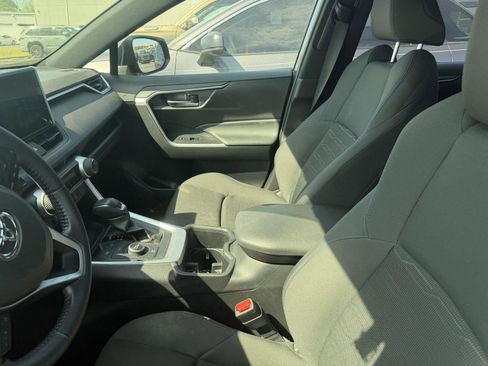 Used 2023 Toyota RAV4 SE w/ SE Grade Weather Package image 9