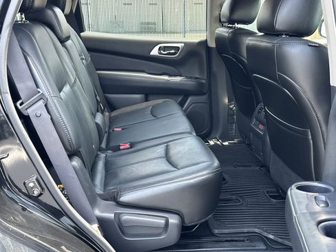 Used 2014 Nissan Pathfinder SL w/ SL Tech Package FWD image 13