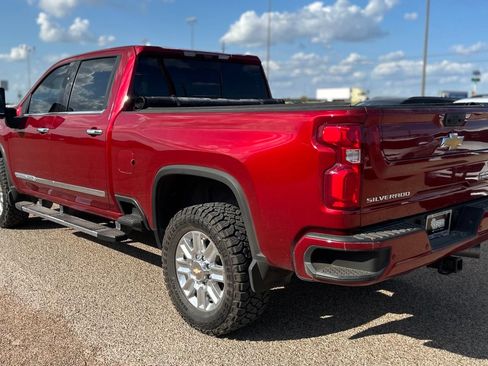 Used 2024 Chevrolet Silverado 3500 High Country w/ High Country Premium Package AWD/4WD image 2
