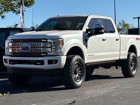 Certified 2017 Ford F250 Platinum w/ Platinum Ultimate Package AWD/4WD image 8