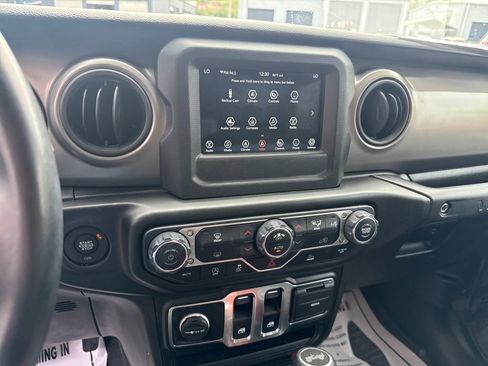Used 2021 Jeep Wrangler Sport AWD/4WD image 17