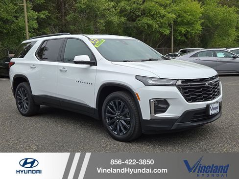 Used 2023 Chevrolet Traverse RS w/ LPO, Floor Liner Package AWD/4WD image 1