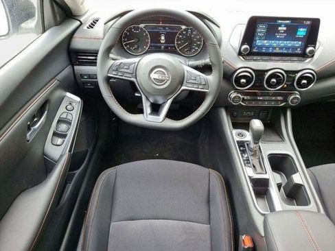 New 2025 Nissan Sentra SR w/ Midnight Edition image 7