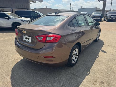 Used 2019 Chevrolet Cruze LS FWD image 5