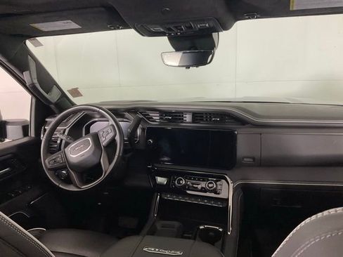 Used 2025 GMC Sierra 2500 AT4X image 33