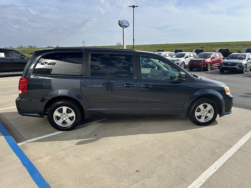 Used 2013 Dodge Grand Caravan SXT w/ Rear Park Assist Pkg FWD image 6