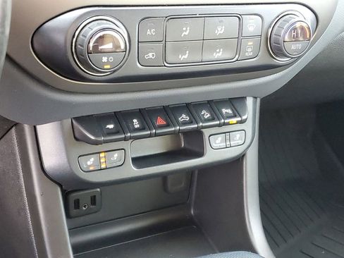 Used 2019 Chevrolet Colorado Z71 image 17