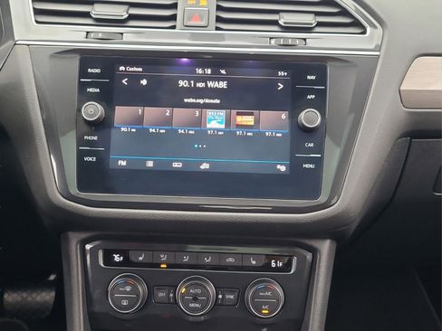 Used 2018 Volkswagen Tiguan SEL image 19