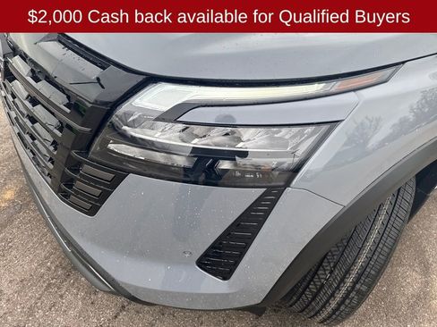 New 2026 Nissan Pathfinder Platinum image 34