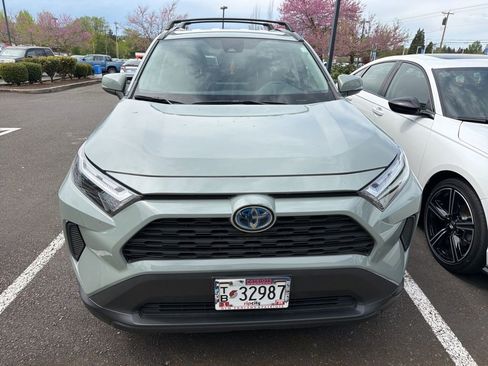 Used 2022 Toyota RAV4 XLE image 2