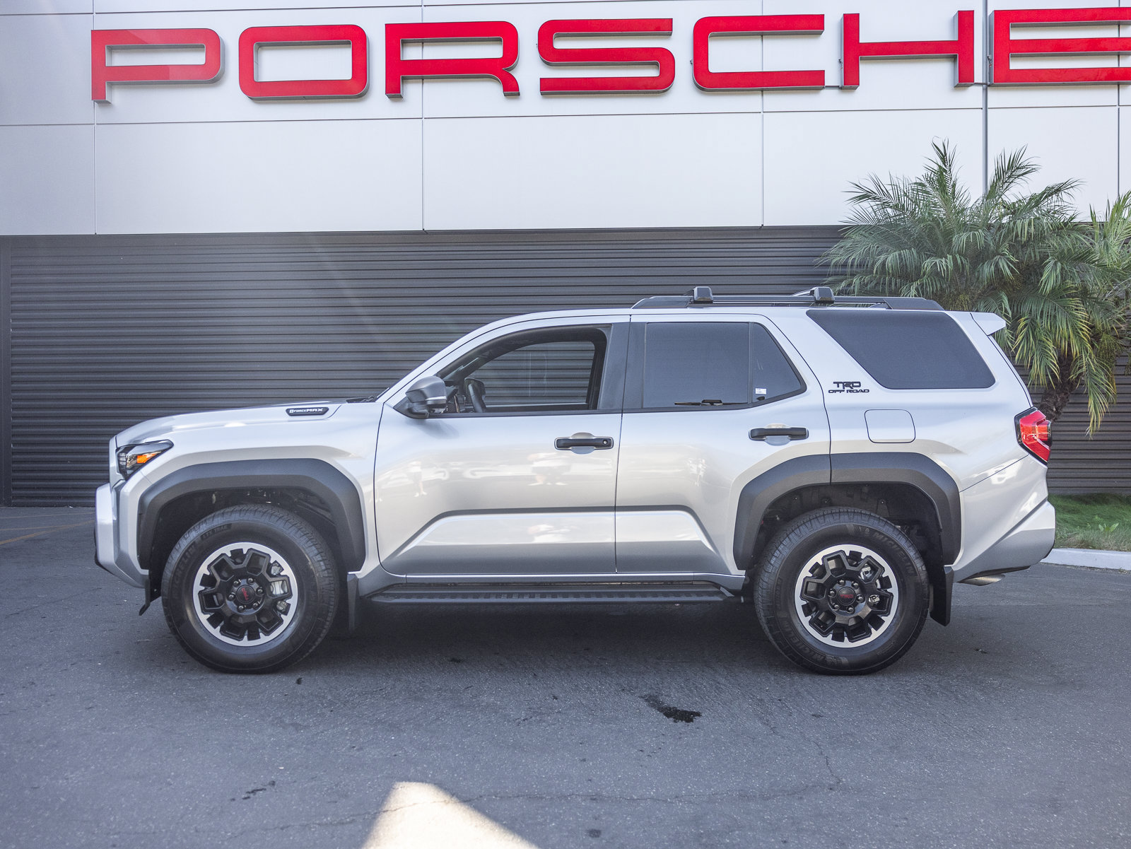 Used 2025 Toyota 4Runner TRD Off-Road Premium AWD/4WD image 2