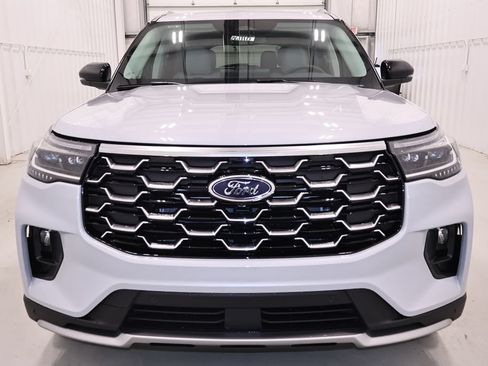 New 2026 Ford Explorer Platinum w/ LUX Leather Package AWD/4WD image 4