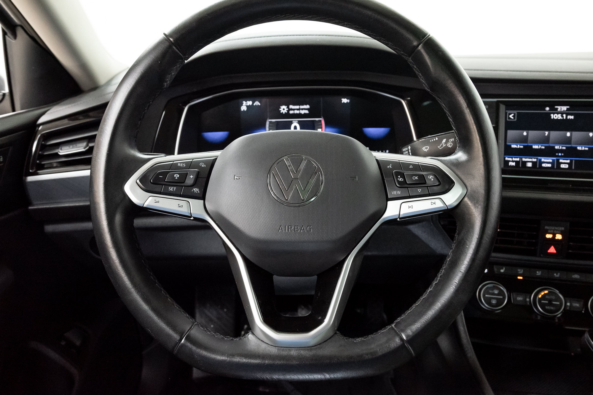 Used 2024 Volkswagen Jetta SE w/ Panoramic Sunroof Package FWD image 15