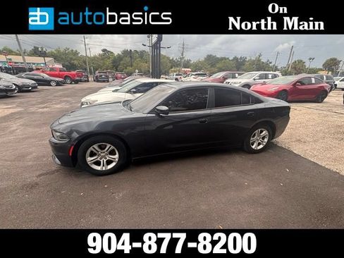 Used 2019 Dodge Charger SXT w/ Leather Interior Group RWD image 2