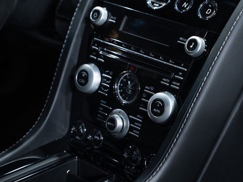 Used 2010 Aston Martin DBS image 57