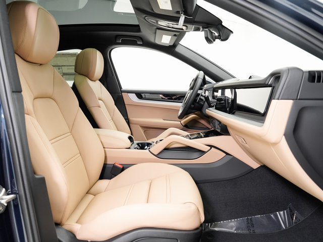 Certified 2026 Porsche Cayenne Coupe AWD/4WD image 24