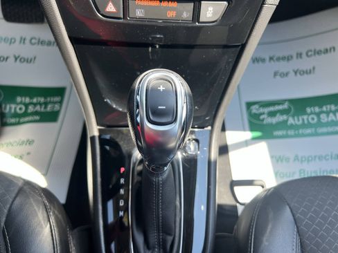 Used 2019 Buick Encore Sport Touring FWD image 12