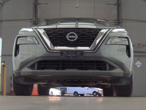 Used 2023 Nissan Rogue S image 3