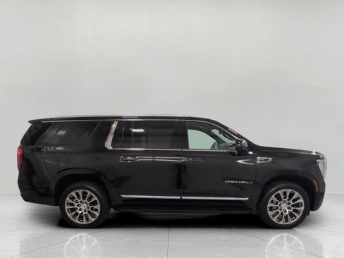 Used 2025 GMC Yukon XL Denali AWD/4WD image 12