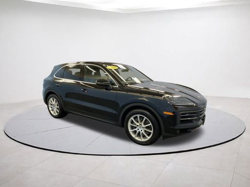 Used 2024 Porsche Cayenne image 7