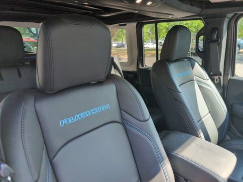 Used 2025 Jeep Wrangler Unlimited Rubicon 4xe w/ Safety Group AWD/4WD image 25