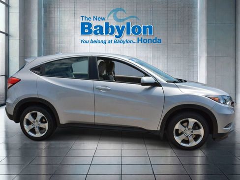 Used 2018 Honda HR-V LX image 4