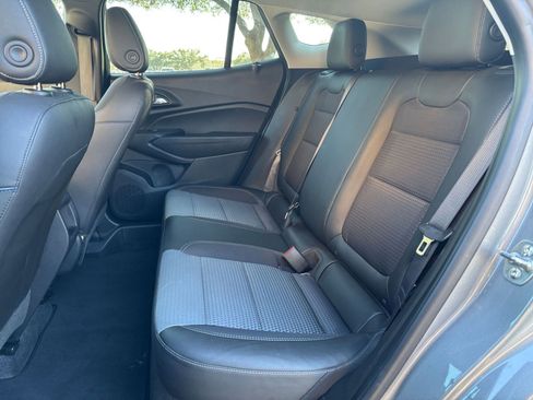 Used 2025 Chevrolet Trax LT image 20