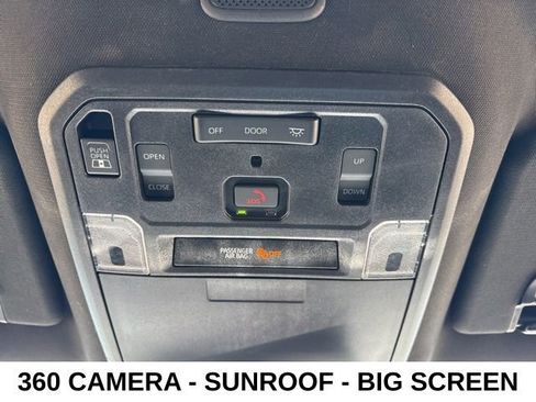 Used 2024 Toyota Tacoma Limited w/ Limited Package (LT) image 17