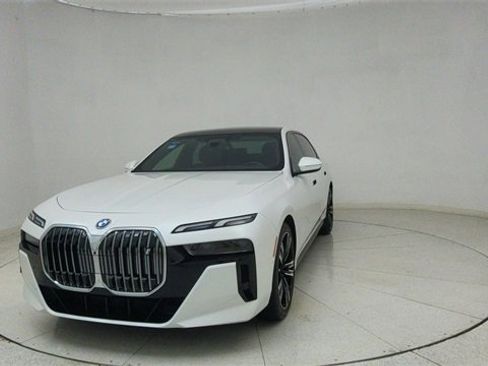 Used 2023 BMW i7 xDrive60 image 66