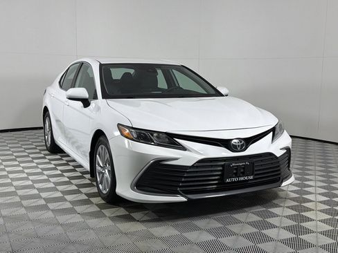 Used 2023 Toyota Camry LE AWD/4WD image 3