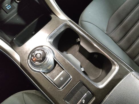 Used 2018 Ford Fusion SE FWD image 26