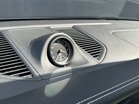 Certified 2026 Porsche Macan image 28