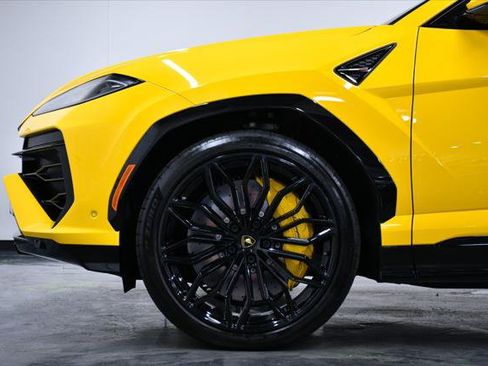 Used 2025 Lamborghini Urus SE AWD/4WD image 6