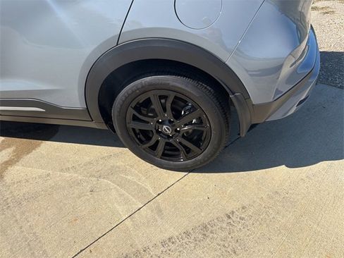 Used 2023 Nissan Kicks SR w/ SR Premium Package image 49