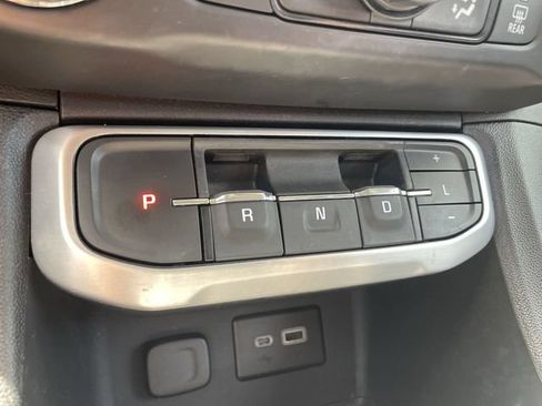 Used 2022 GMC Acadia SLE AWD/4WD image 15