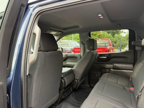 Used 2020 Chevrolet Silverado 1500 Custom w/ Custom Value Package RWD image 12