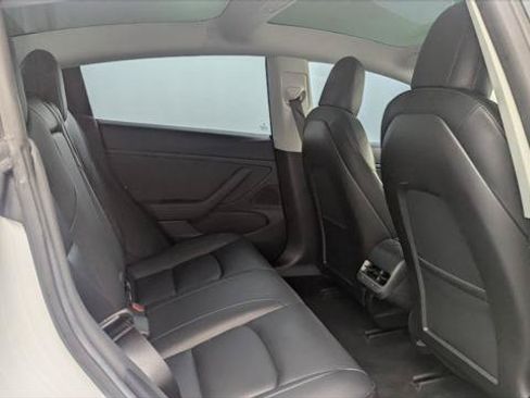 Used 2019 Tesla Model 3 Long Range RWD image 17
