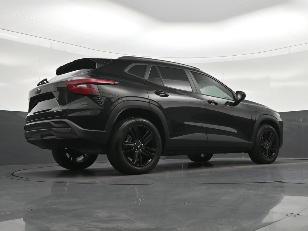 Used 2024 Chevrolet Trax ACTIV w/ Sunroof Package FWD image 33