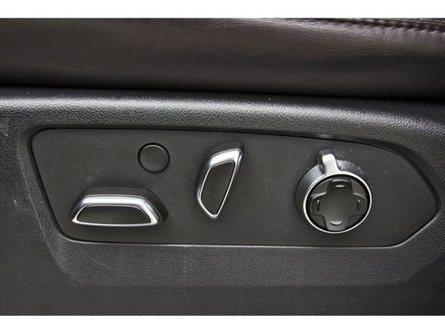 Used 2022 Cadillac Escalade Premium Luxury Platinum w/ Heavy-Duty Trailer Package image 29