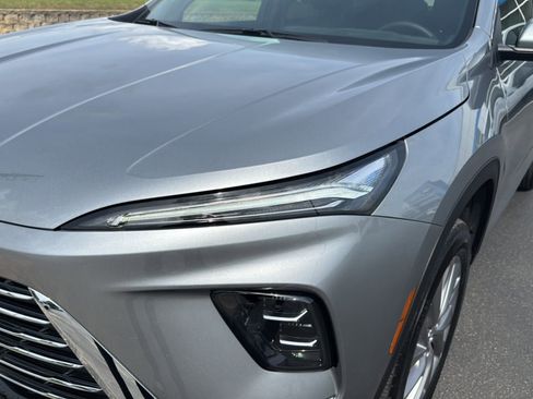 Used 2025 Buick Enclave Preferred image 10