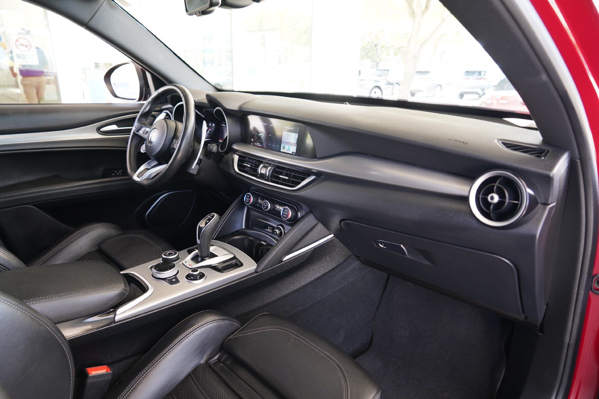 Used 2023 Alfa Romeo Stelvio Veloce AWD/4WD image 25