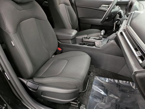 Used 2024 Kia Sportage LX image 28